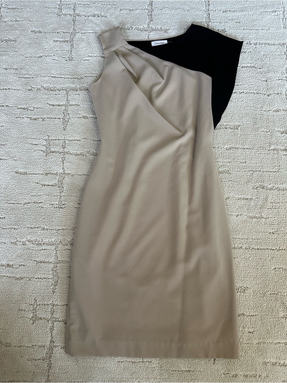 Calvin Klein Two-Tone Black and Taupe One-Shoulder Sheath Dress Sz 2